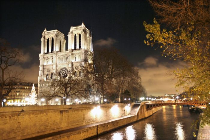 Nhà thờ Đức Bà Paris trước khi bị cháy và những dấu mốc lịch sử quan trọng